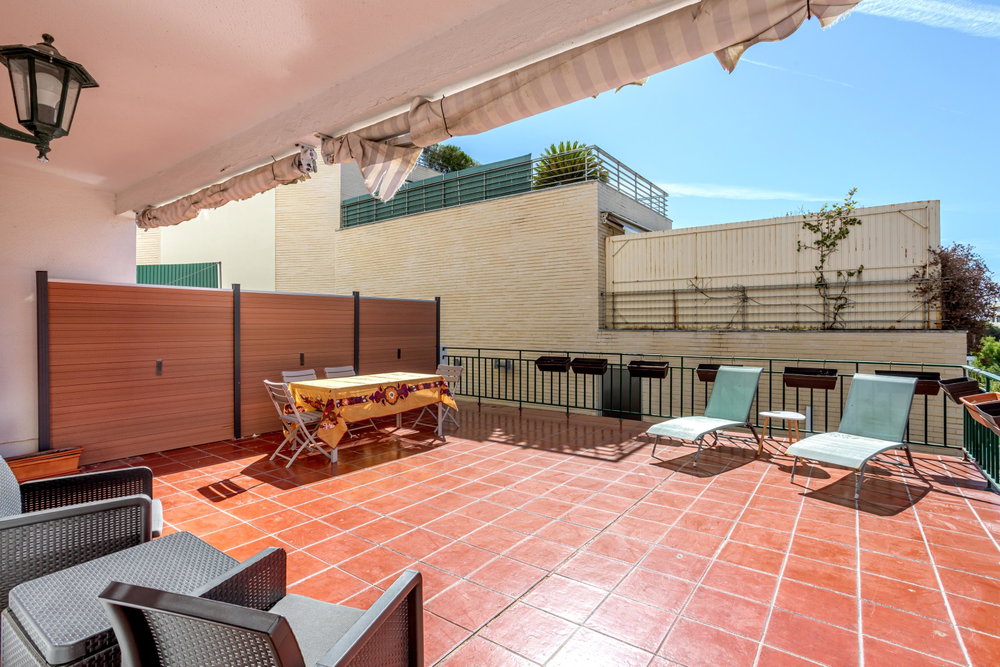 Apartamento T1 com terraço de acesso exclusivo e licença de AL