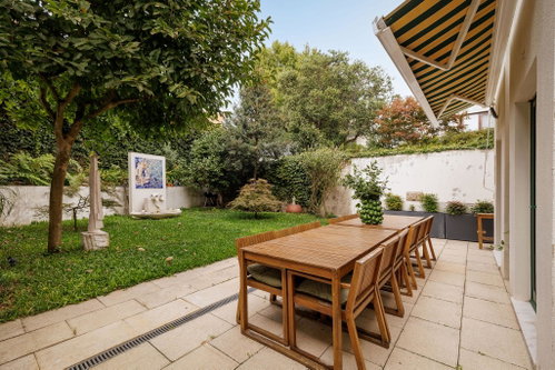 4-bedroom house with garden, terrace and garage in Foz Velha