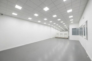 Business warehouse in a strategic location in Lisbon