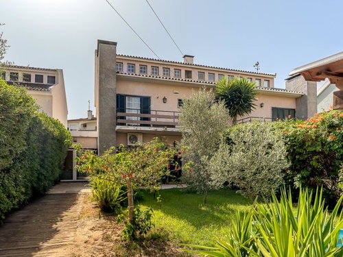 5-bedroom house near the beach in São João do Estoril