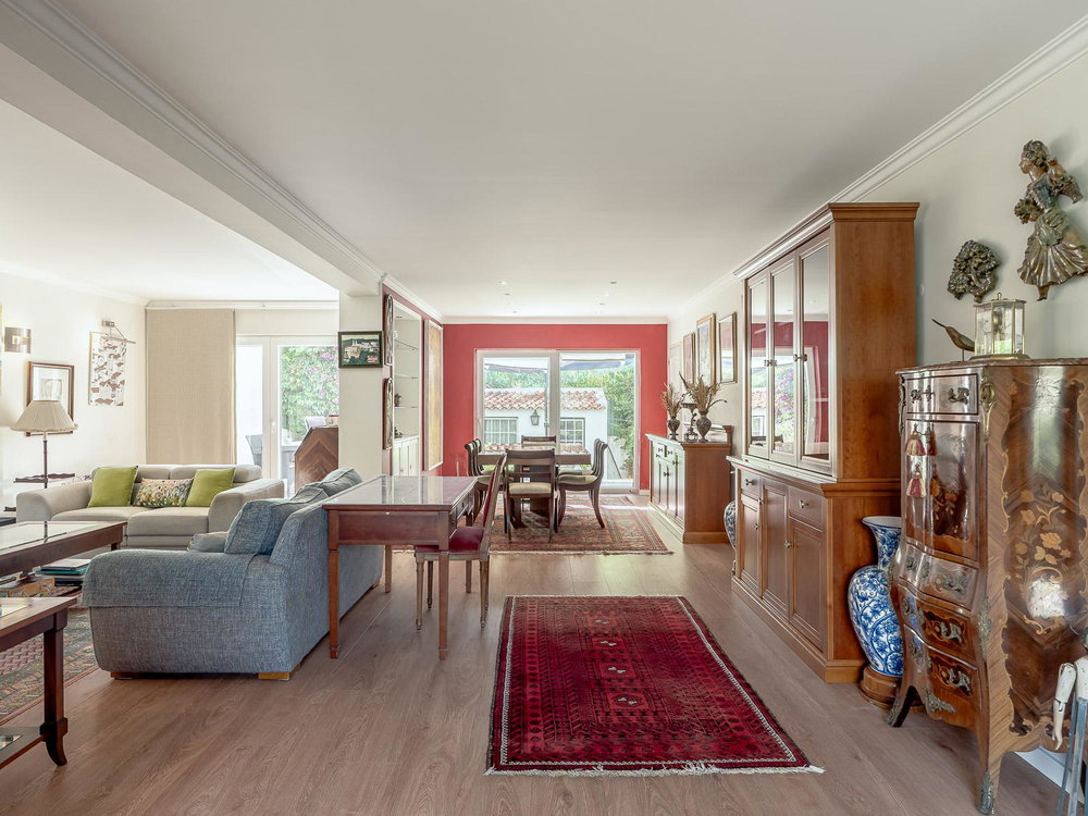 5-bedroom house near the beach in São João do Estoril