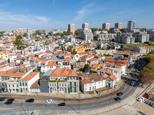 Plot of land with a ruin and an approved project in Foz Velha