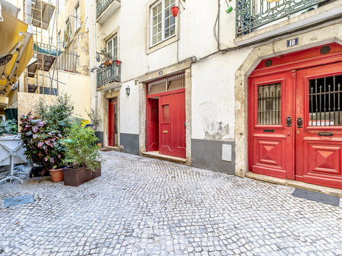 1-bedroom apartment converted into two studios in Cais do Sodré