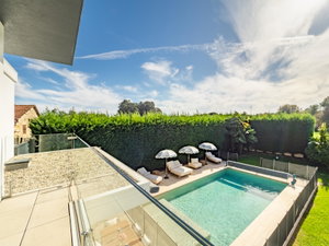 4-bedroom house with 3 en-suite bedrooms, garden and swimming pool in Maia
