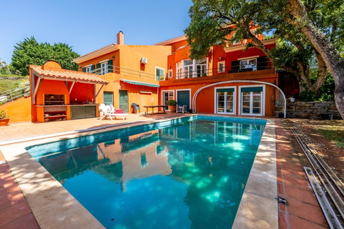 4-bedroom house located in Penha Longa, Sintra