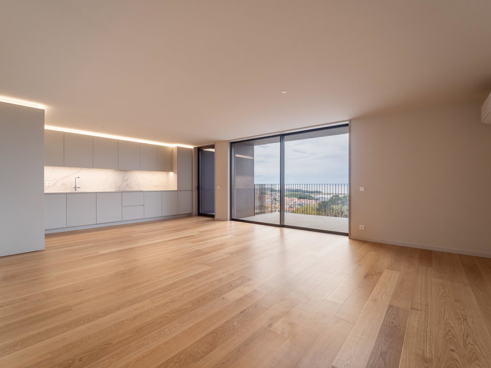 Three-bedroom flat with balconies in Jardins d’Arrábida, Gaia