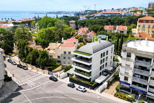 Duplex Penthouse 4+1 Bedroom with Private Rooftop and Pool in Estoril