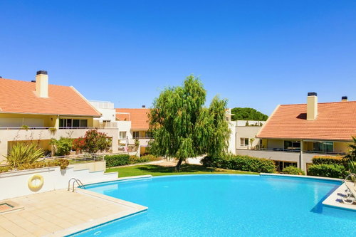 3-Bedroom Apartment with Terrace at Quinta dos Pinheiros, Bicesse – Estoril