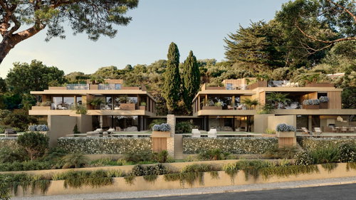 Luxury Homes next to Estoril Golf Course