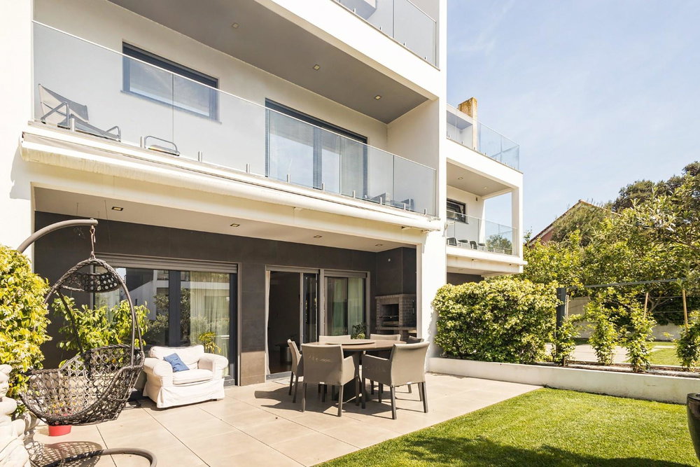 Luxury Semi-Detached Villa, Cascais