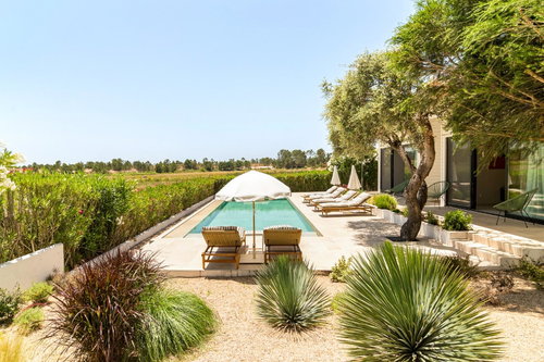 Magnificent 5-Bedroom Villa – Possanco 2041894329