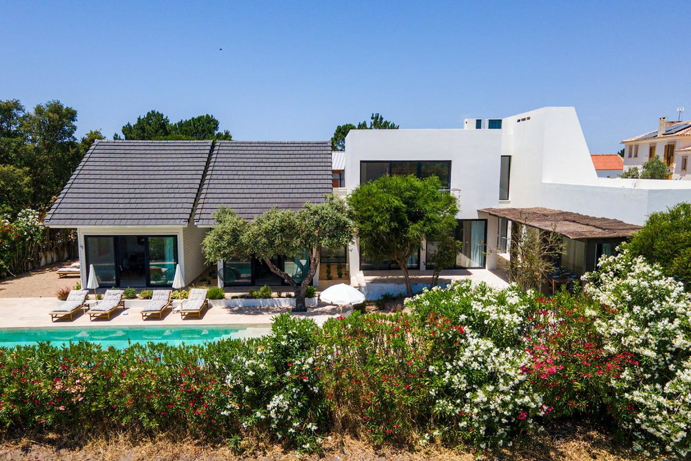 Magnificent 5-Bedroom Villa – Possanco 2041894329