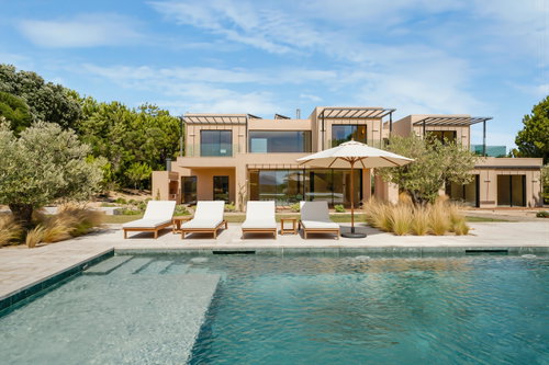 Exclusive Beachfront Villa with Panoramic Sea Views and Views of the Arrábida Mountains 3904906385