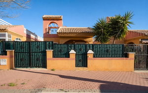 Torrevieja · Alicante REF #CSPX-84753 · Townhouse 1558297087