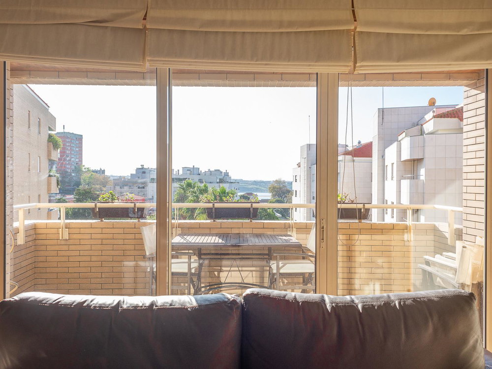 3-bedroom apartment, located in Foz, Porto