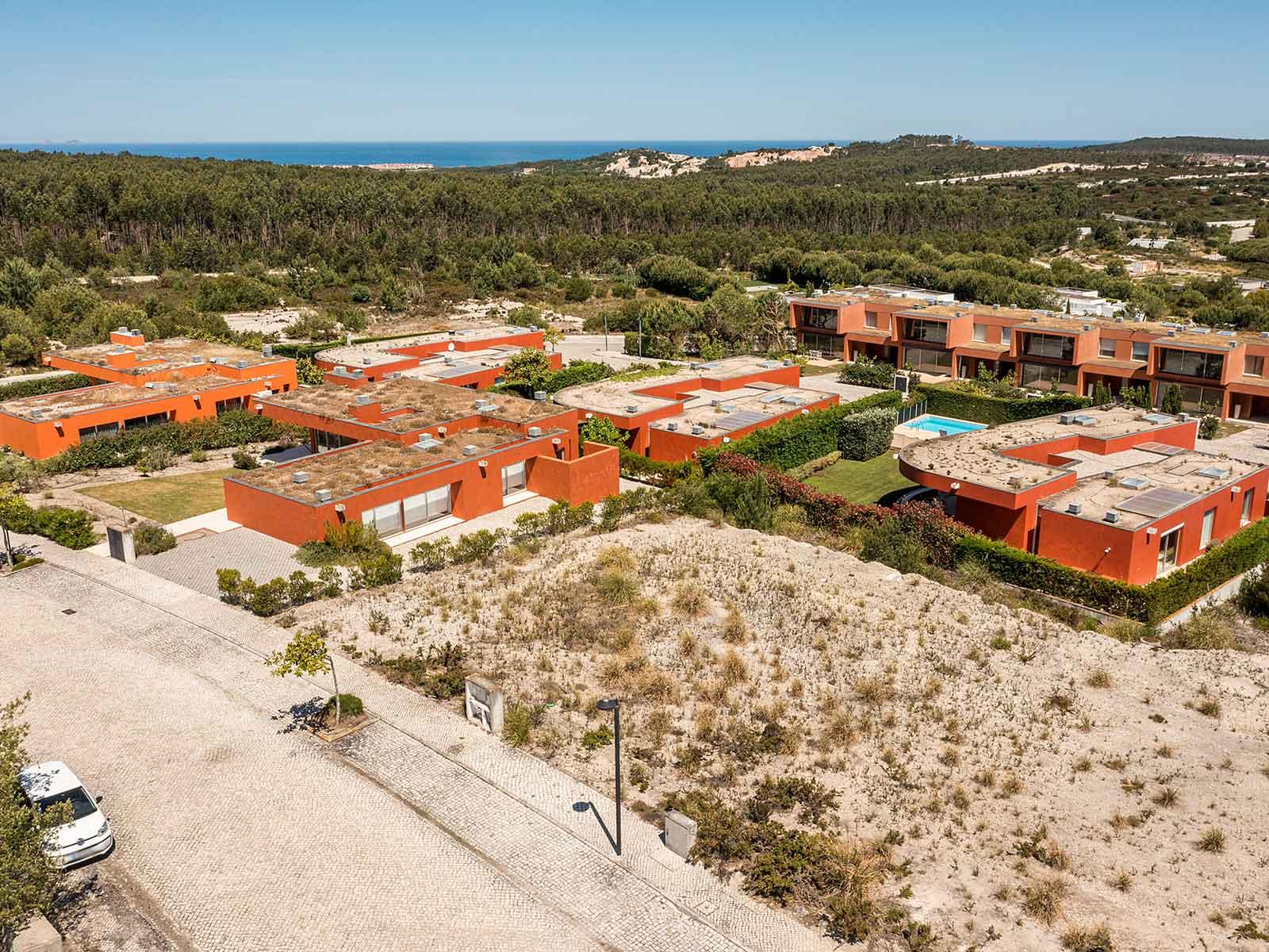 Plot of land with a villa project in Óbidos