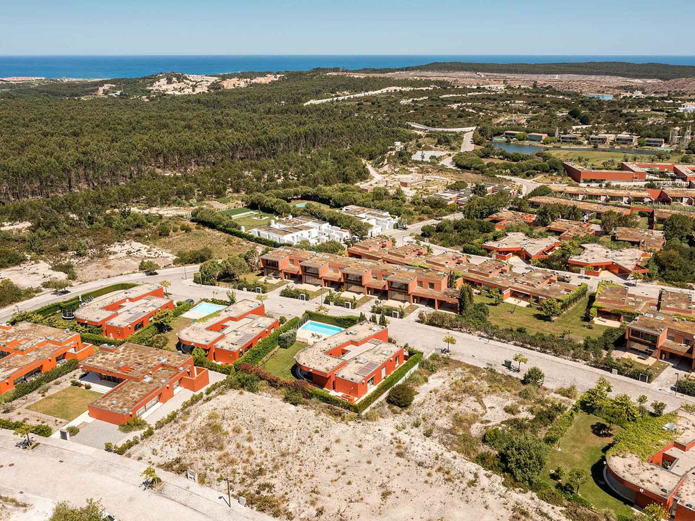 Plot of land with a villa project, in Óbidos
