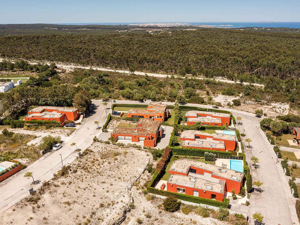 Plot of land with a villa project, in Óbidos