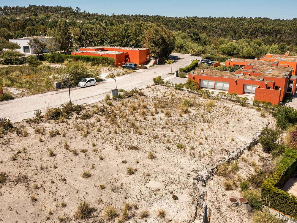 Plot of land with a villa project, in Óbidos
