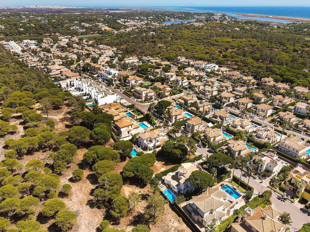 Land for construction, in Varandas do Lago, Ancão, Algarve 1217165388