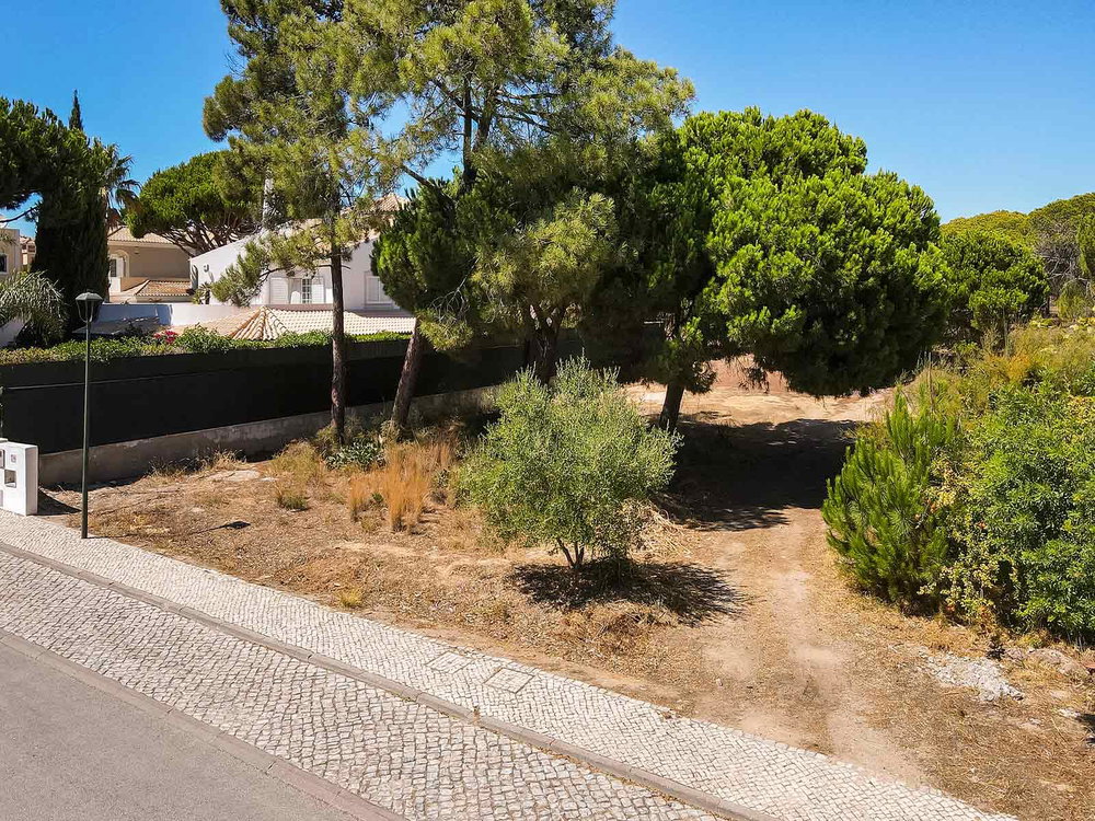 Land for construction, in Varandas do Lago, Ancão, Algarve 1217165388
