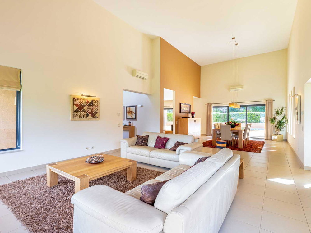 5-bedroom villa with swimming pool and garage, in Lagos, Algarve 2439837320