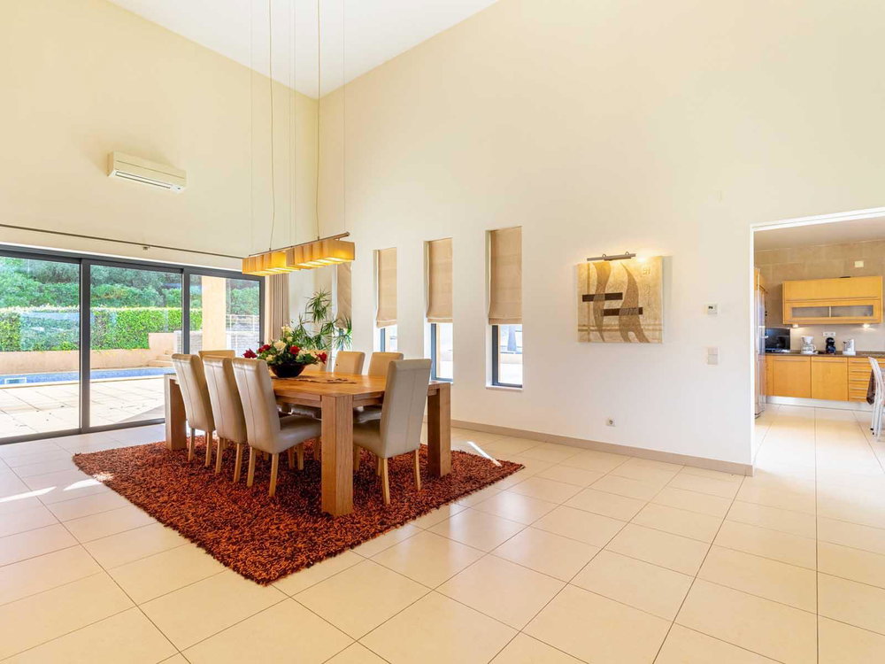 5-bedroom villa with swimming pool and garage, in Lagos, Algarve 2439837320
