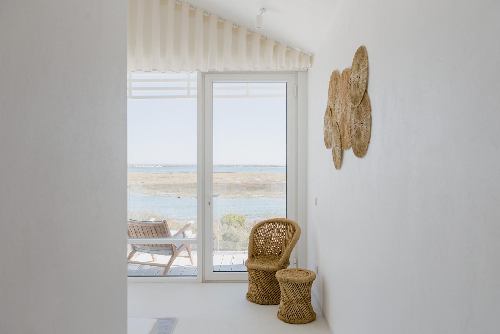 3+1-bedroom villa with private terrace in Fuseta Faro.