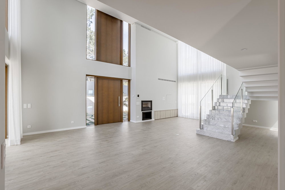 4-bedroom villa with garden and pool, in Estoril