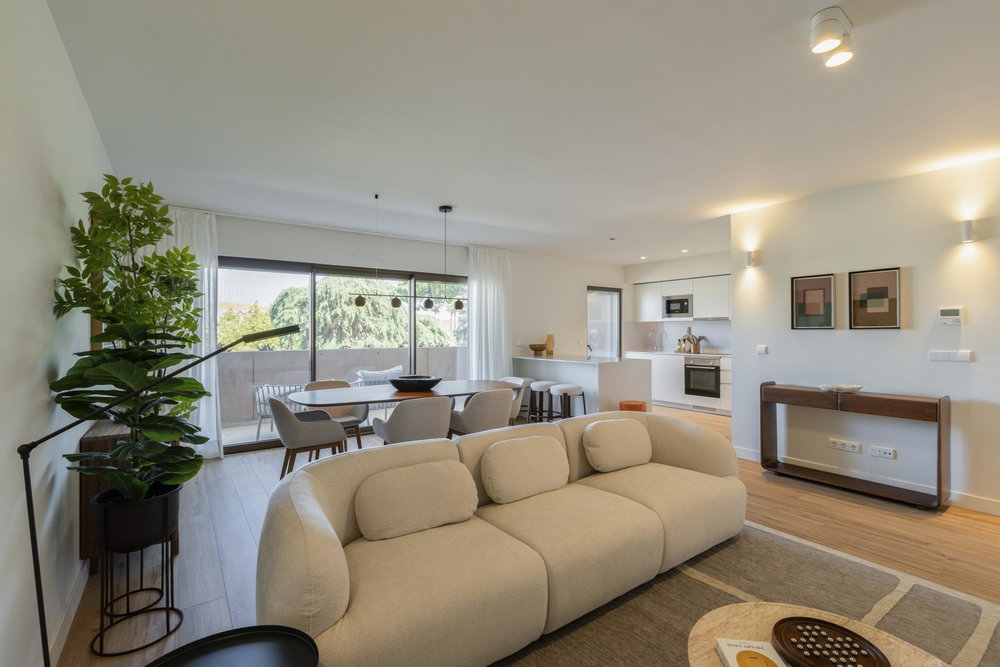 3 bedroom apartment with balcony in Telheiras, Lisbon
