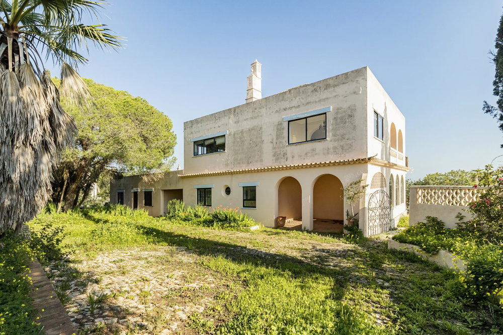5 bedroom villa, with sea and pool views, in Albufeira, Algarve 3888873226