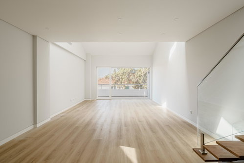 3 bedroom apartment with balcony, in Carcavelos, Cascais 2673816402