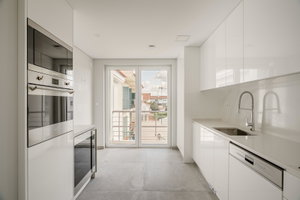 3 bedroom apartment with balcony, in Carcavelos, Cascais 2673816402