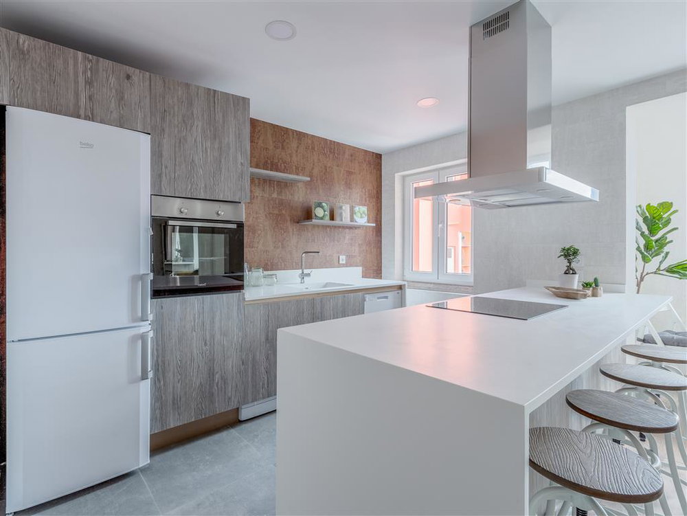 3 bedroom apartment with balcony, in Santo António, Lisbon