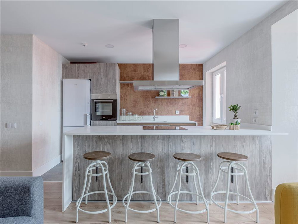 3 bedroom apartment with balcony, in Santo António, Lisbon