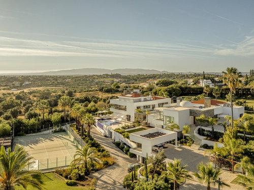 8-bedroom two-unit villa with pool, in Porches, Algarve
