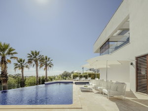 8-bedroom two-unit villa with pool, in Porches, Algarve