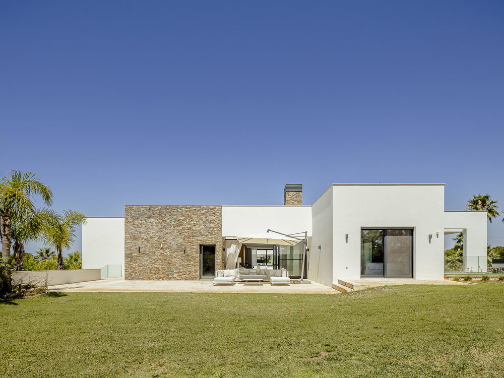 8-bedroom two-unit villa with pool, in Porches, Algarve