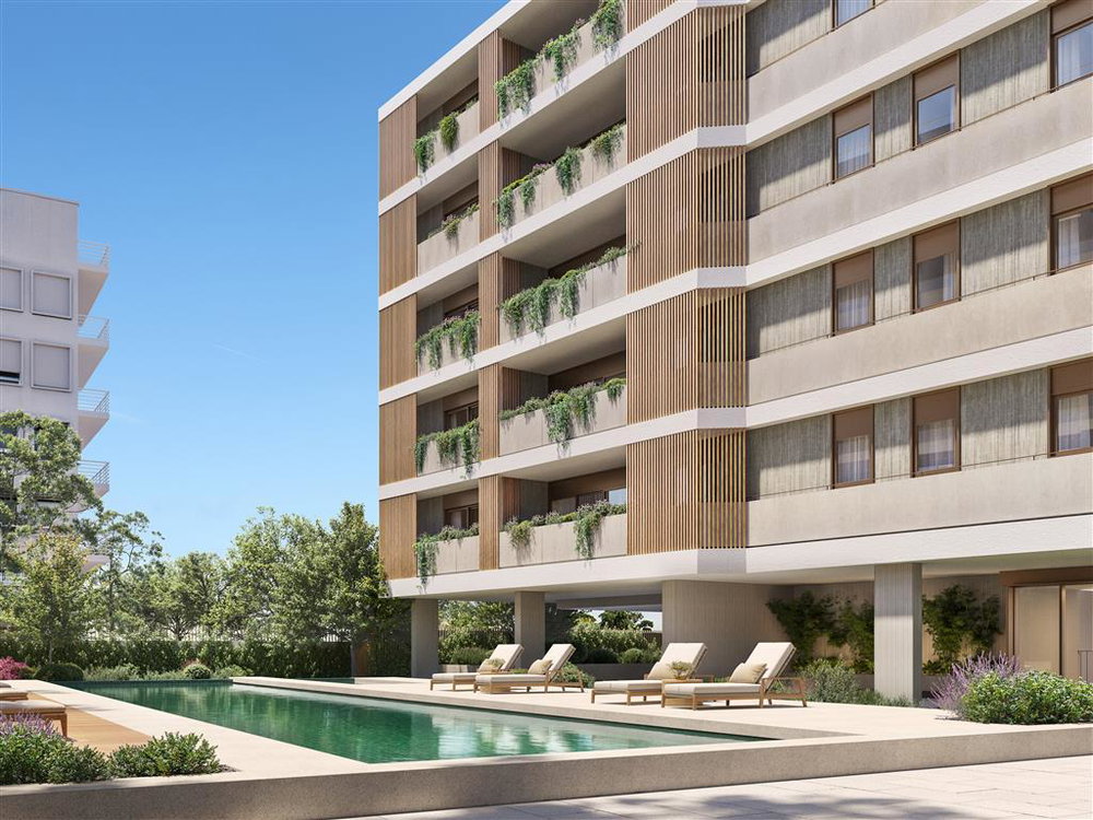 2 bedroom apartment with balcony in Telheiras, Lisbon