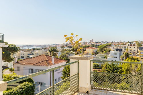 4+2 bedroom villa sea view in Estoril, Cascais
