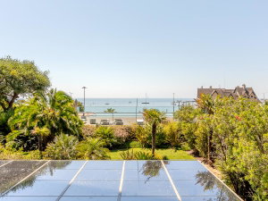 3-bedroom apartment sea view Cascais