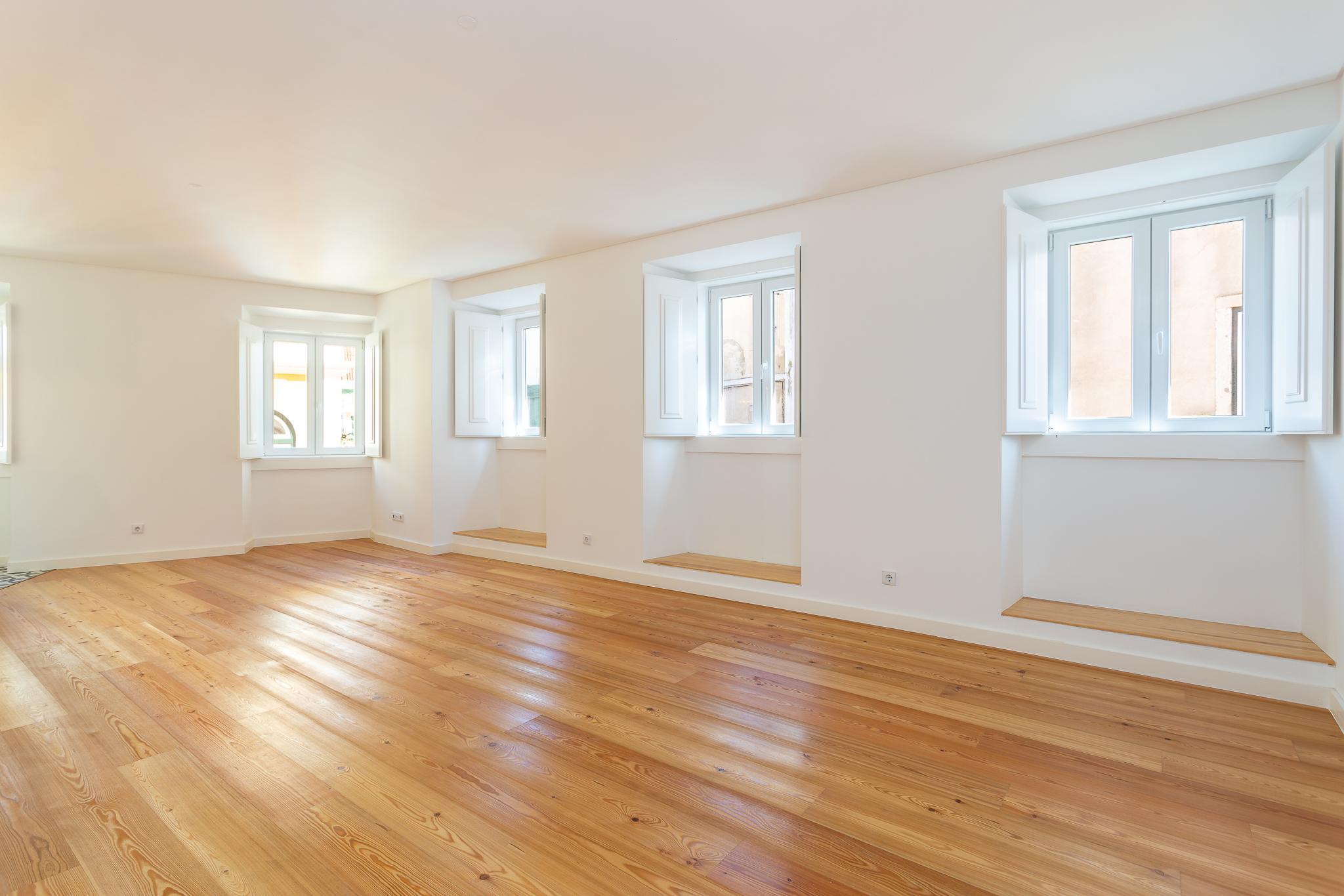 2-bedroom apartment Martim Moniz Lisbon