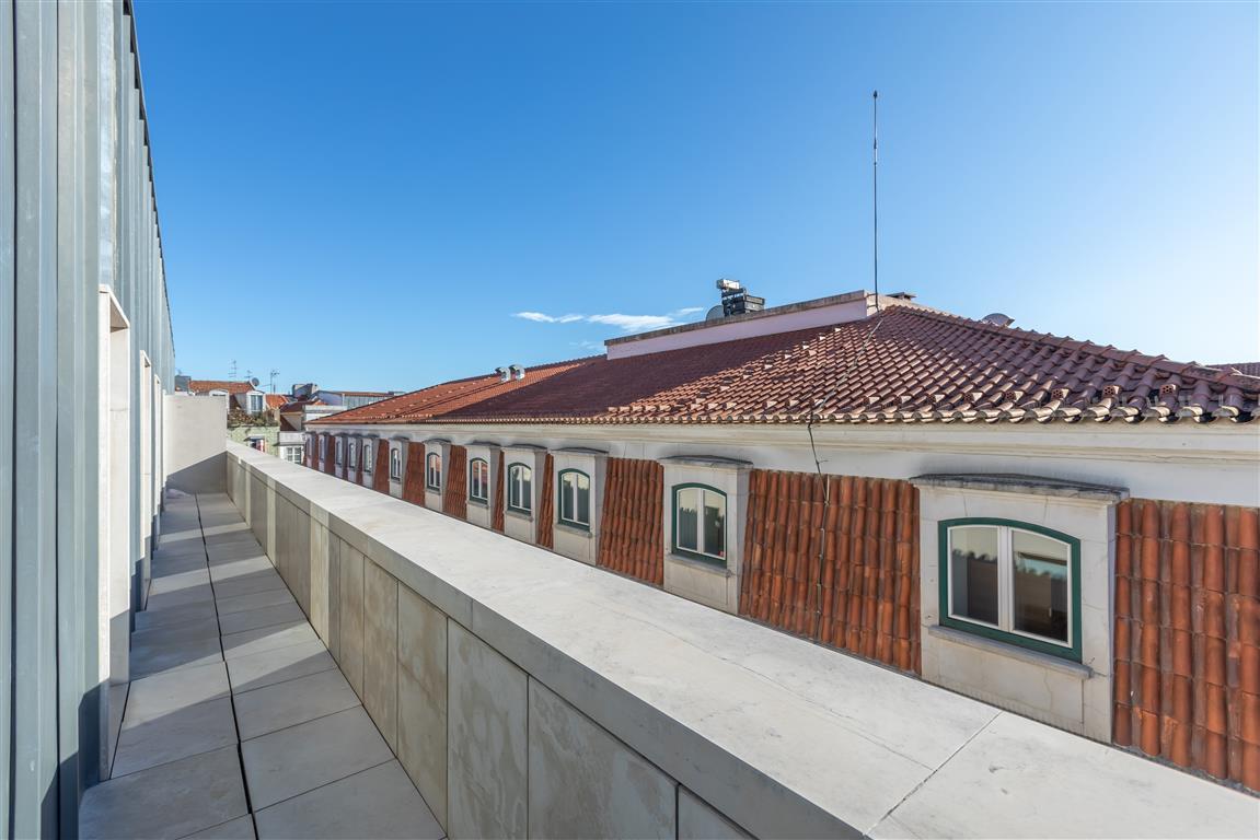 3+1 bedroom apartment with garage near Chiado Lisbon