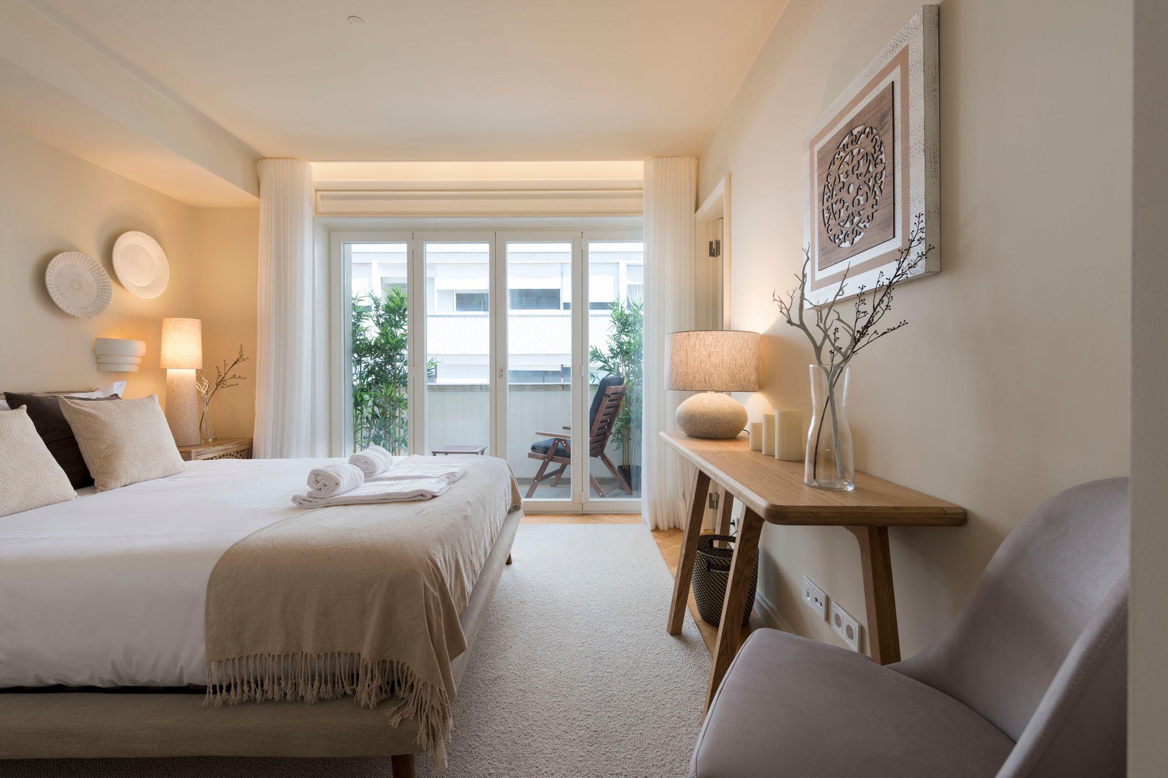 3-bedroom apartment with garage in Emporium Building Porto