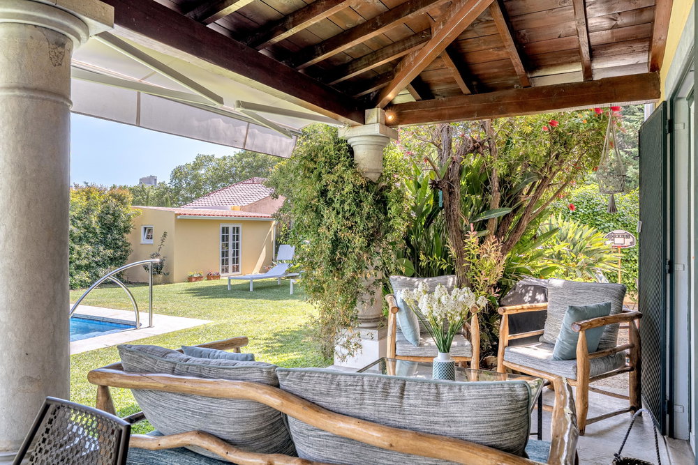 T7 villa with pool and garage in the centre of Cascais 1615289028