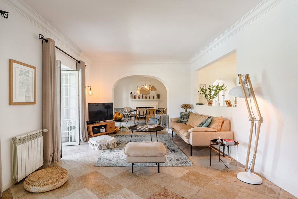 T7 villa with pool and garage in the centre of Cascais 1615289028