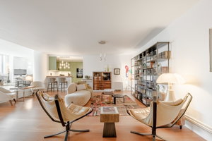 3-bedroom apartment with two garage spaces in Aliados, Porto
