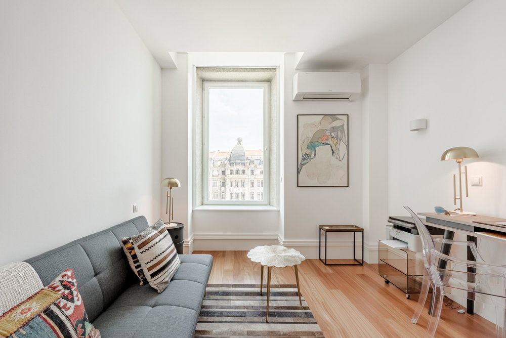 3-bedroom apartment with two garage spaces in Aliados, Porto