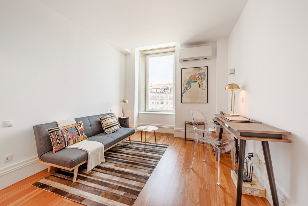 3-bedroom apartment with two garage spaces in Aliados, Porto