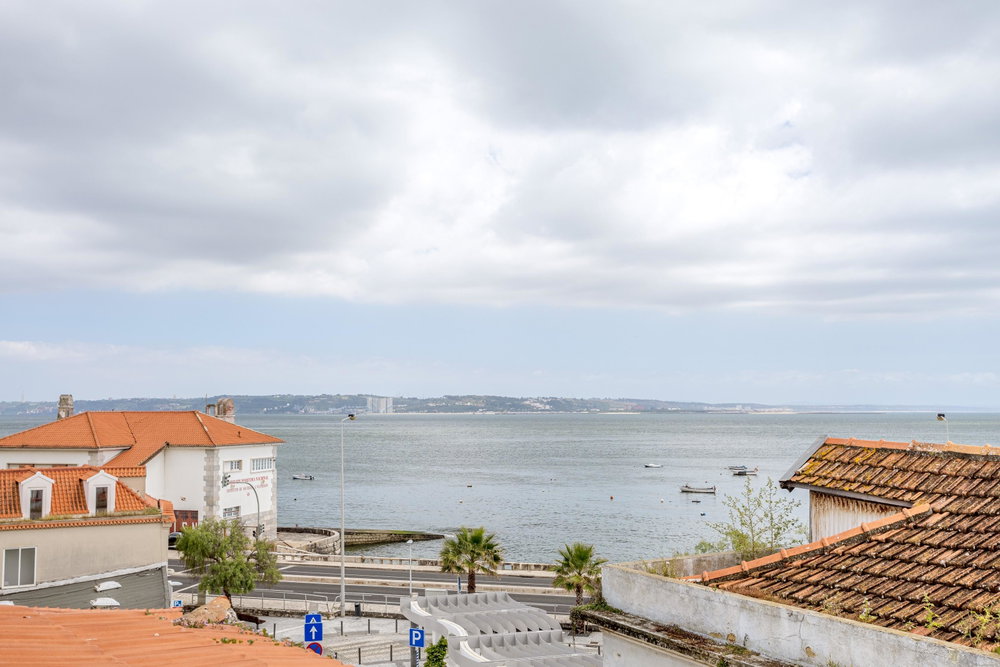 1 bedroom apartment beachfront in Paço de Arcos, Oeiras